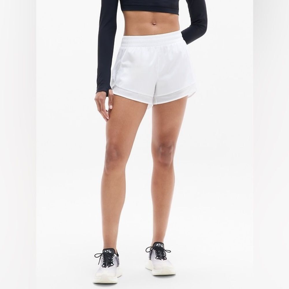 Athleta Mesh Racer Run Mid Rise 4” Short- Small